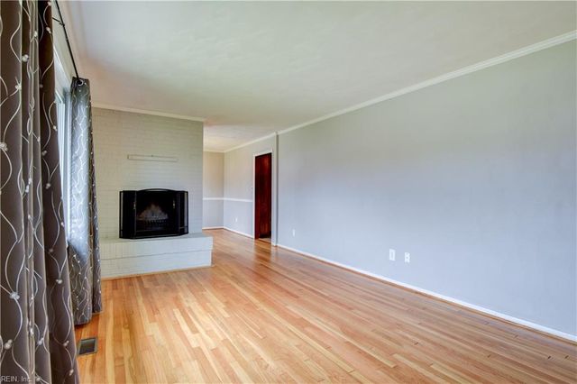 609 Birch DR, Newport News, VA 23601