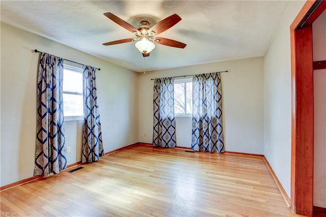 609 Birch DR, Newport News, VA 23601