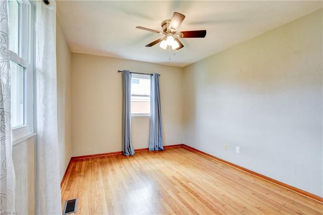 609 Birch DR, Newport News, VA 23601