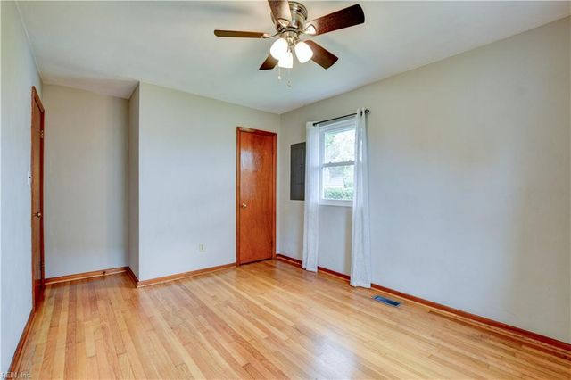 609 Birch DR, Newport News, VA 23601