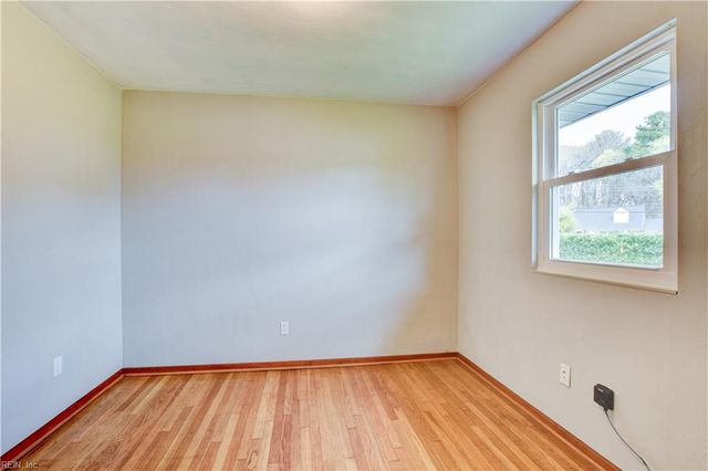 609 Birch DR, Newport News, VA 23601