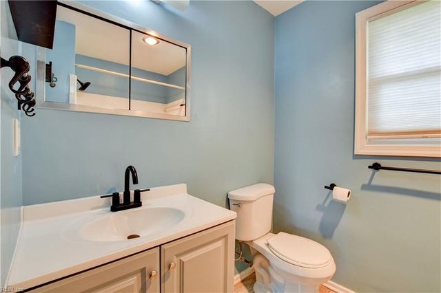 609 Birch DR, Newport News, VA 23601