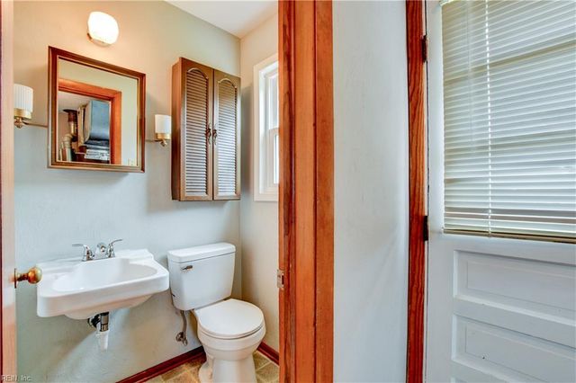 609 Birch DR, Newport News, VA 23601