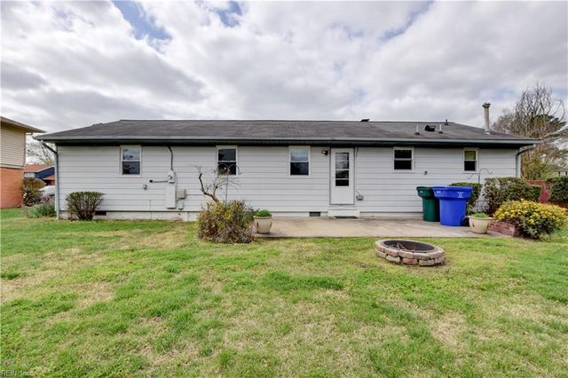 609 Birch DR, Newport News, VA 23601