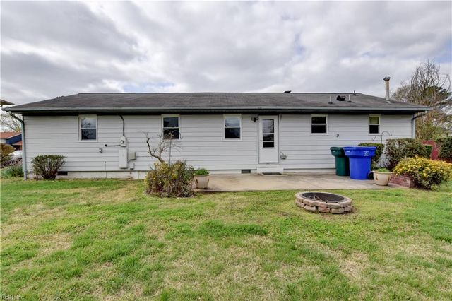 609 Birch DR, Newport News, VA 23601