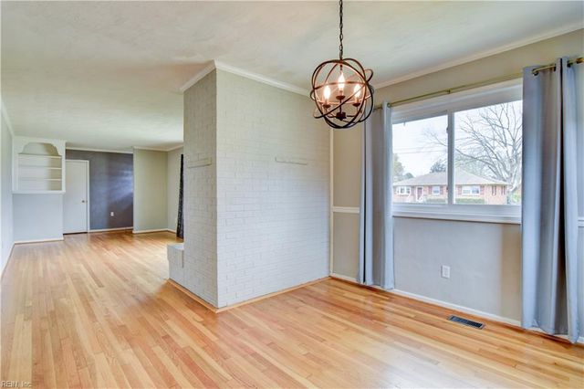 609 Birch DR, Newport News, VA 23601