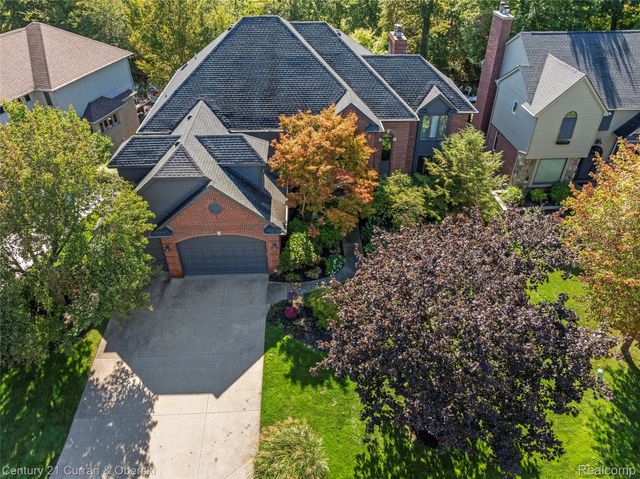 1555 Wandrei Court, Commerce Charter Township, MI 48382