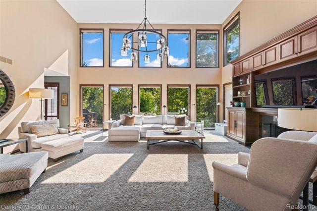 1555 Wandrei Court, Commerce Charter Township, MI 48382