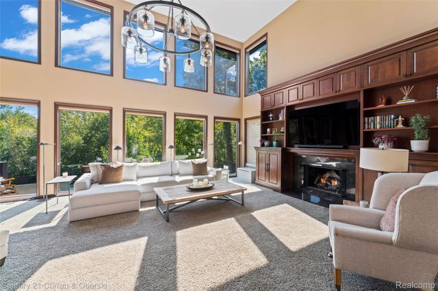 1555 Wandrei Court, Commerce Charter Township, MI 48382