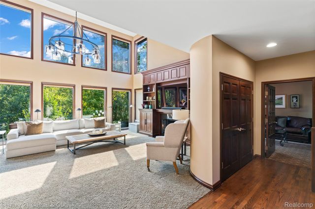 1555 Wandrei Court, Commerce Charter Township, MI 48382