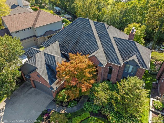 1555 Wandrei Court, Commerce Charter Township, MI 48382