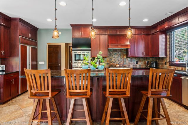 1555 Wandrei Court, Commerce Charter Township, MI 48382