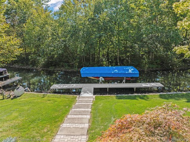 1555 Wandrei Court, Commerce Charter Township, MI 48382