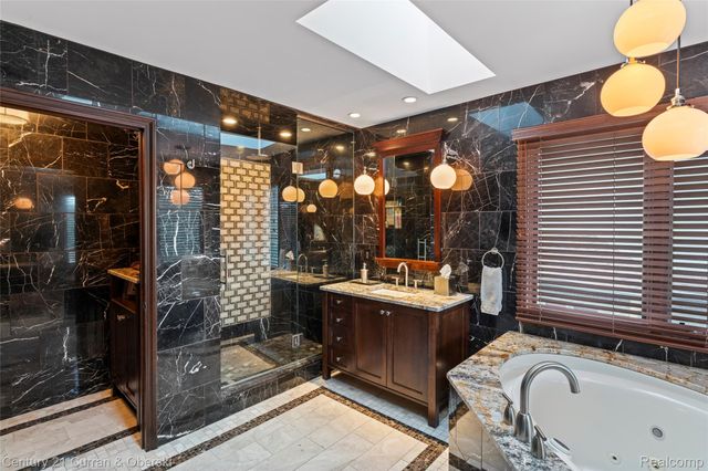 1555 Wandrei Court, Commerce Charter Township, MI 48382