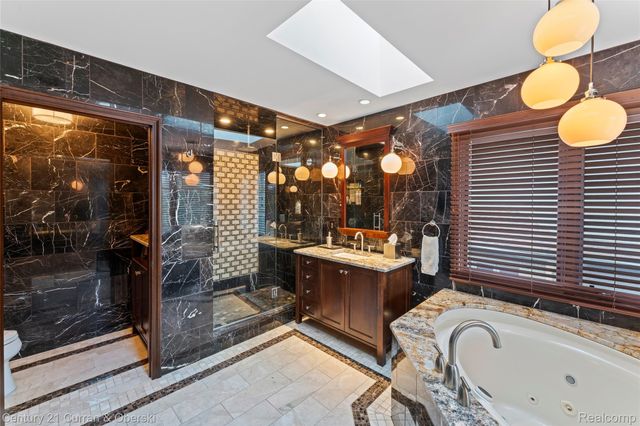 1555 Wandrei Court, Commerce Charter Township, MI 48382