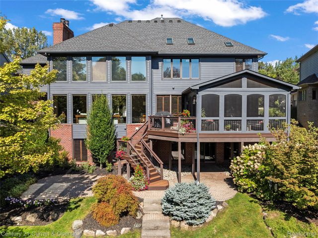 1555 Wandrei Court, Commerce Charter Township, MI 48382