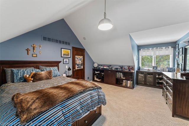 1555 Wandrei Court, Commerce Charter Township, MI 48382