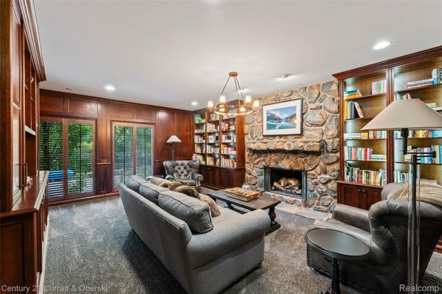 1555 Wandrei Court, Commerce Charter Township, MI 48382