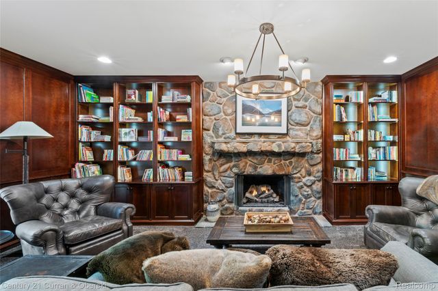 1555 Wandrei Court, Commerce Charter Township, MI 48382