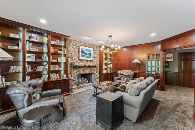 1555 Wandrei Court, Commerce Charter Township, MI 48382