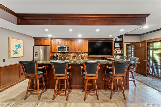 1555 Wandrei Court, Commerce Charter Township, MI 48382