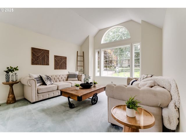 1328 SPYGLASS Dr, Eugene, OR 97401