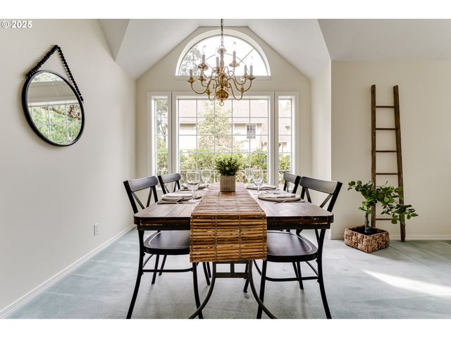 1328 SPYGLASS Dr, Eugene, OR 97401