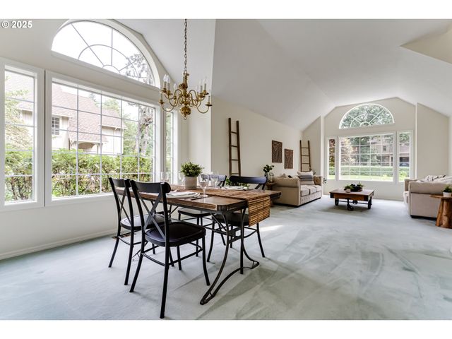 1328 SPYGLASS Dr, Eugene, OR 97401