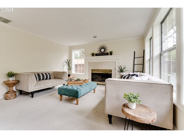 1328 SPYGLASS Dr, Eugene, OR 97401