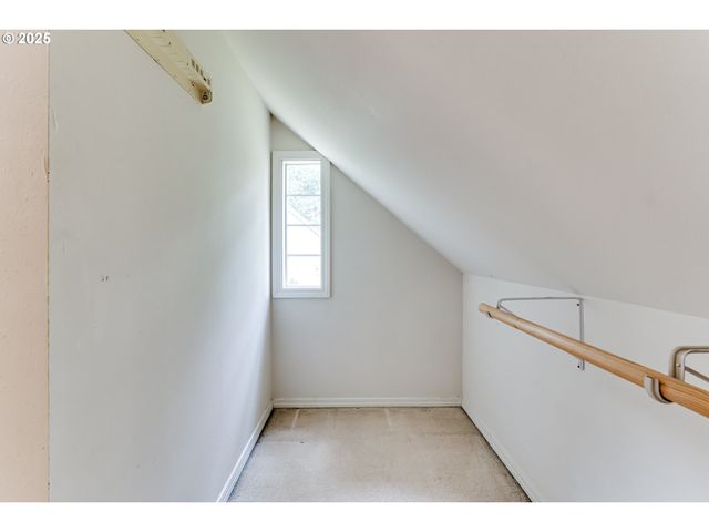 1328 SPYGLASS Dr, Eugene, OR 97401