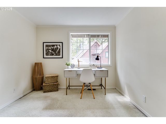 1328 SPYGLASS Dr, Eugene, OR 97401