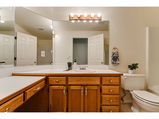 1328 SPYGLASS Dr, Eugene, OR 97401