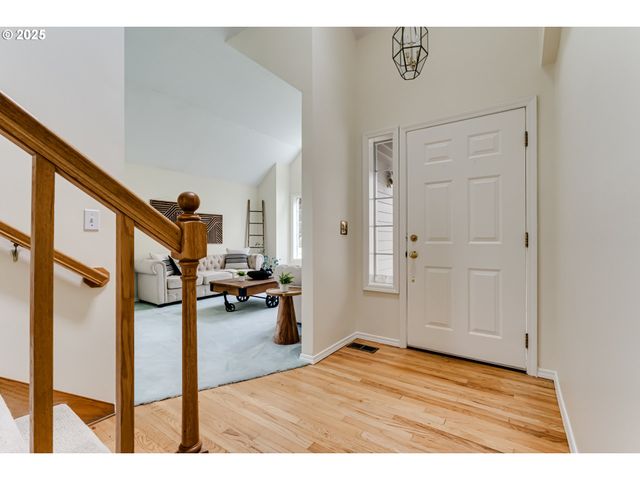 1328 SPYGLASS Dr, Eugene, OR 97401