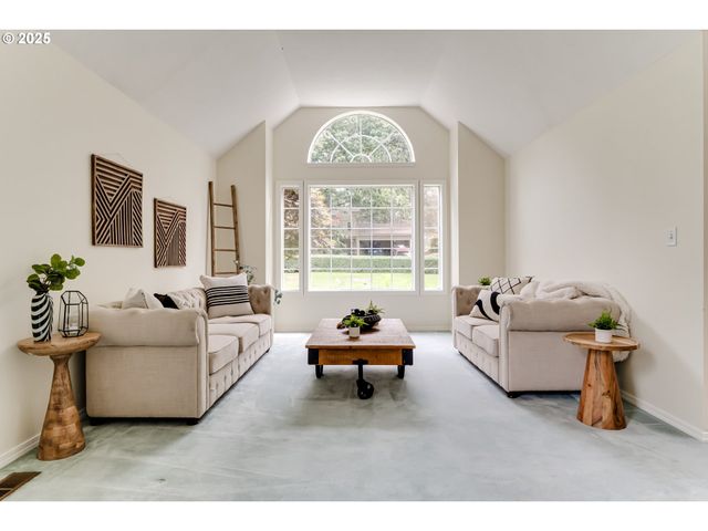 1328 SPYGLASS Dr, Eugene, OR 97401