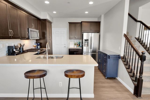 8610 Sage Shadow Dr, Lakeside, CA 92040