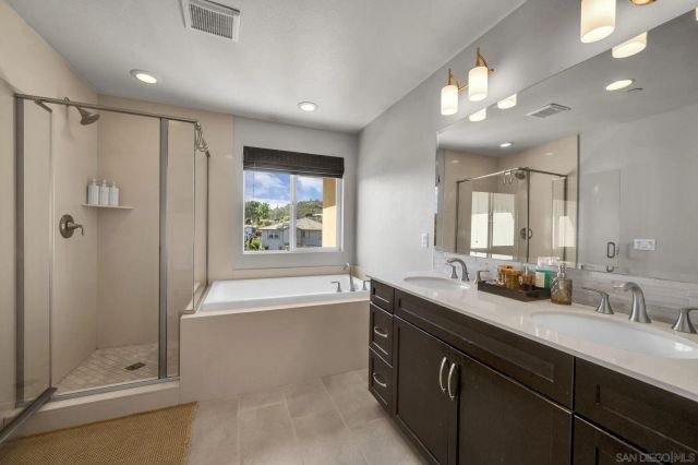 8610 Sage Shadow Dr, Lakeside, CA 92040