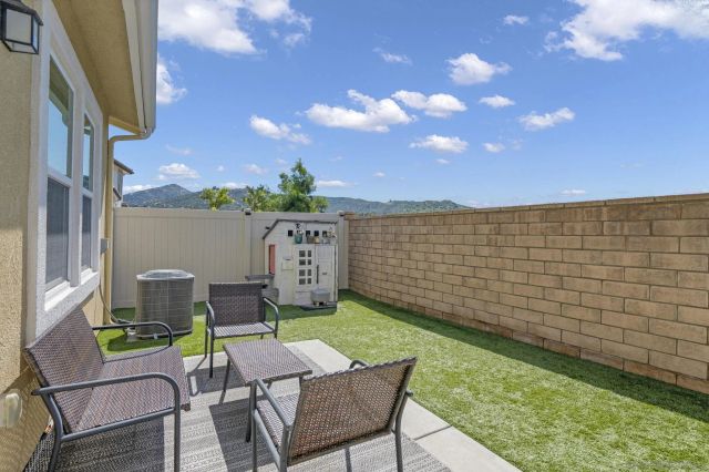 8610 Sage Shadow Dr, Lakeside, CA 92040