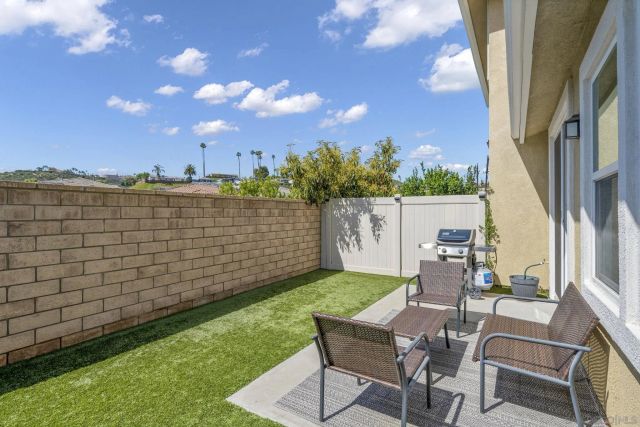 8610 Sage Shadow Dr, Lakeside, CA 92040