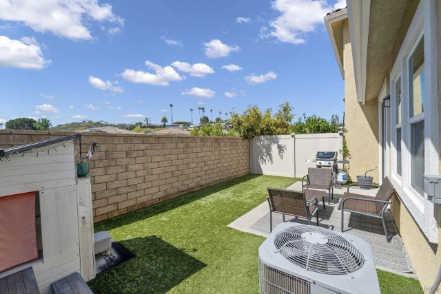 8610 Sage Shadow Dr, Lakeside, CA 92040