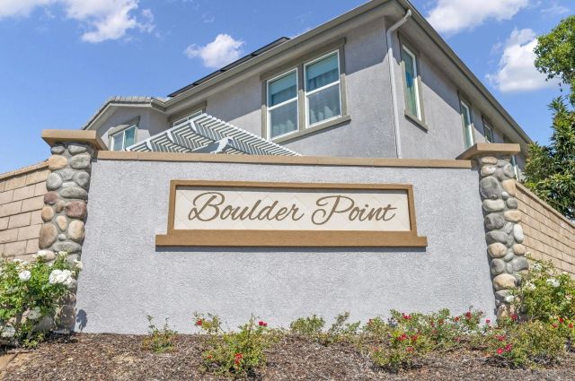 8610 Sage Shadow Dr, Lakeside, CA 92040