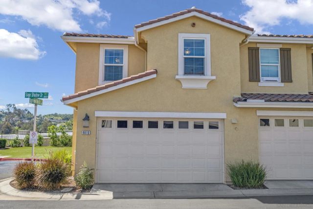8610 Sage Shadow Dr, Lakeside, CA 92040