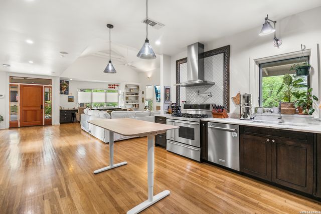 201 Chichester, San Antonio, TX 78209