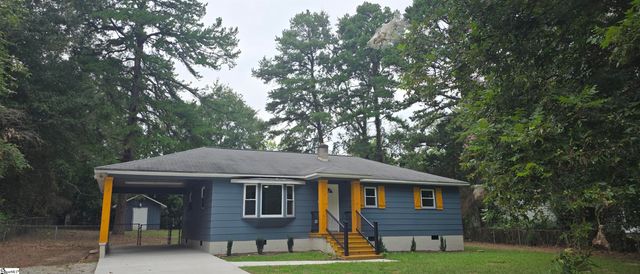 826 Floyd Road Extension, Spartanburg, SC 29307