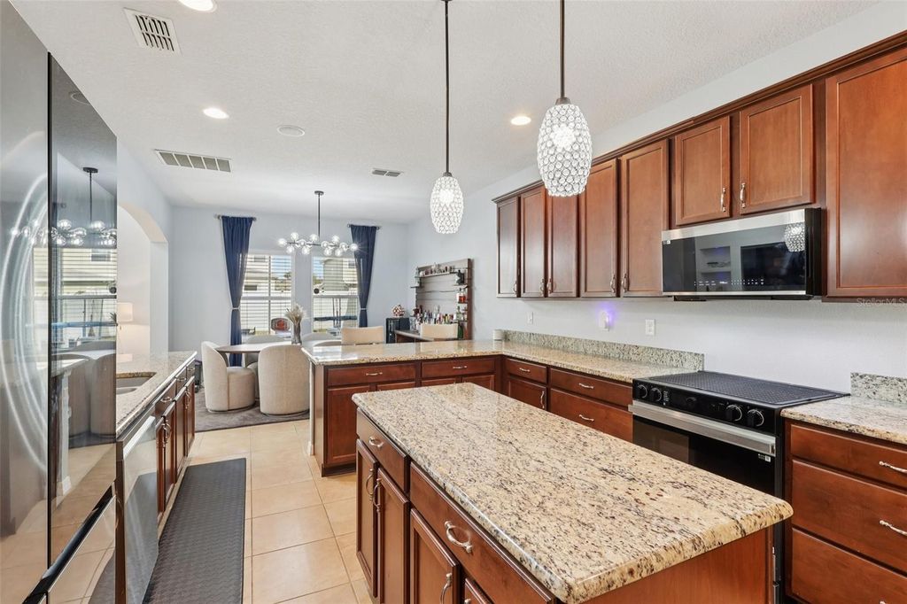 Image 12 of property listing at 2132 PLANTATION OAK DRIVE, Orlando, FL 32824