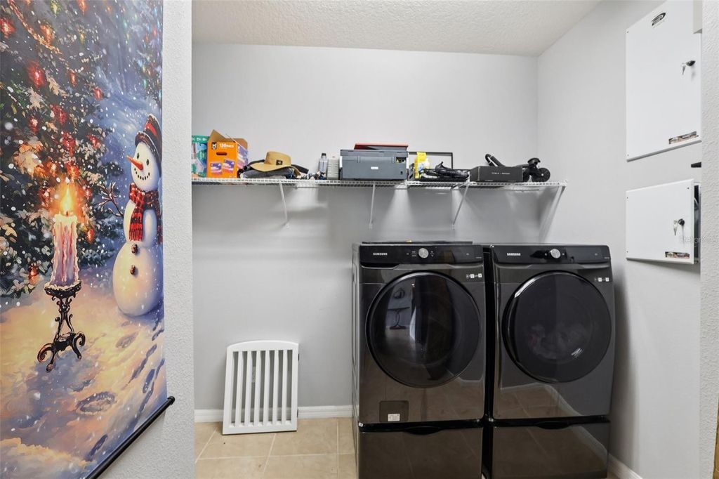 Image 17 of property listing at 2132 PLANTATION OAK DRIVE, Orlando, FL 32824