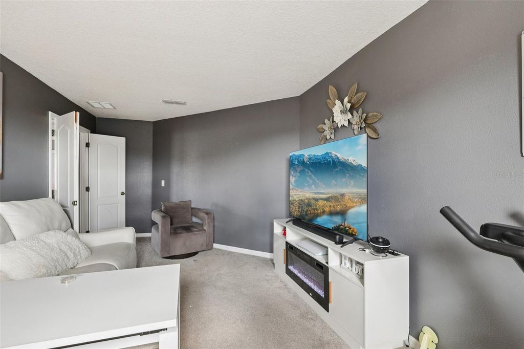 Image 40 of property listing at 2132 PLANTATION OAK DRIVE, Orlando, FL 32824