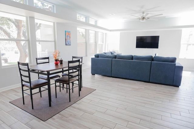 411 Wetzel, Kyle, TX 78640