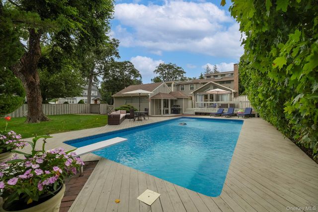 3186 William Street, Wantagh, NY 11793