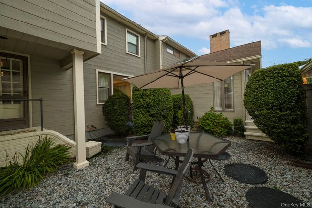 3186 William Street, Wantagh, NY 11793