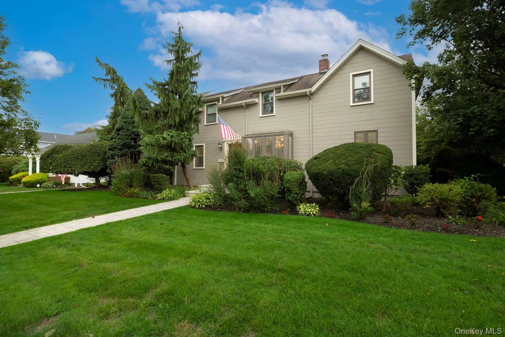 3186 William Street, Wantagh, NY 11793 — photo 4